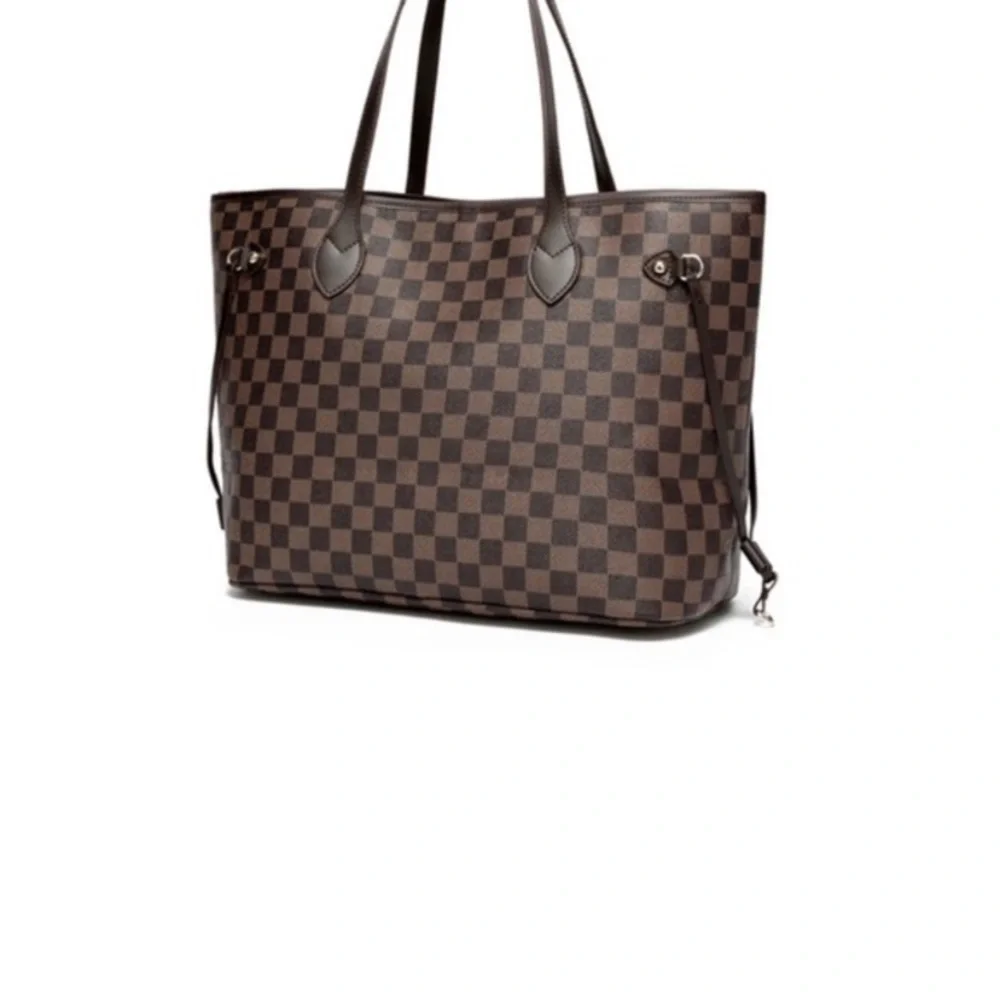 Checkered tote bag